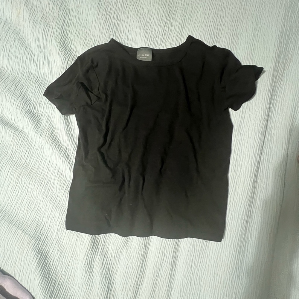 super cute casual black shirt!)